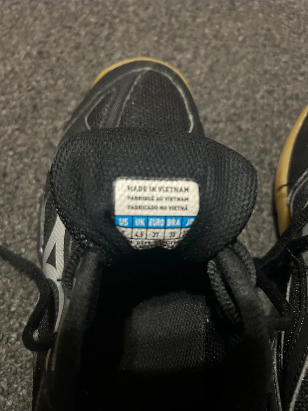 Mizuno Black and Yellow Indoor Training Sneakers